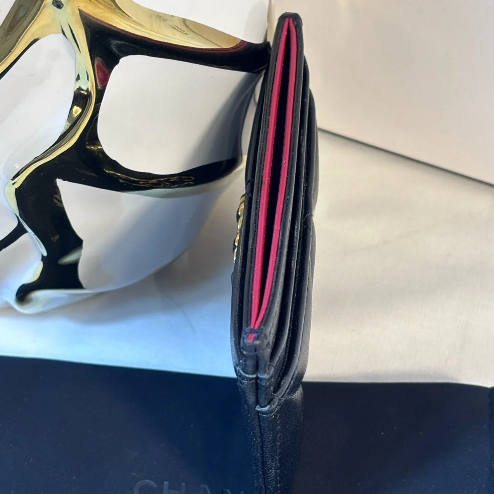 Amazing Chanel 19 Black Card Holder - Picture 5 of 13